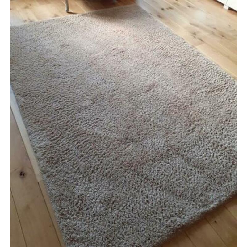 Kleur is licht mais geel +iets beige.gekocht bij decokay ,,