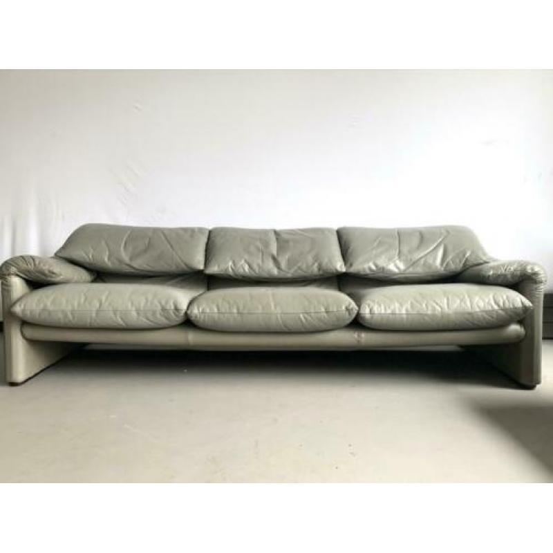 Cassina maralunga bank grijs leer design 3 zits bankstel