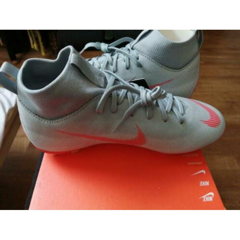Voetbalschoenen Nike maat 36