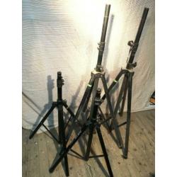 Teab 2 lichtbalk en 2 speaker standaards