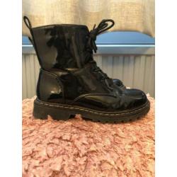 Leuke lak boots mt 36 zgan