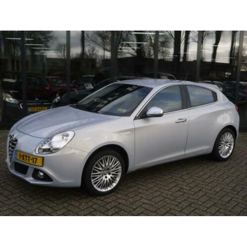 Alfa Romeo Giulietta 1.4T 170pk Distinctive Lusso*Navi*Leder