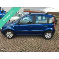 Fiat Panda 1.2 Emotion dit betreft een zeer nette auto