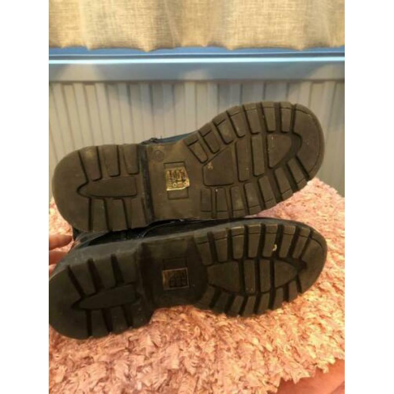 Leuke lak boots mt 36 zgan