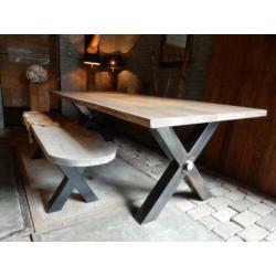 Eiken eettafel met bij passende bank!!