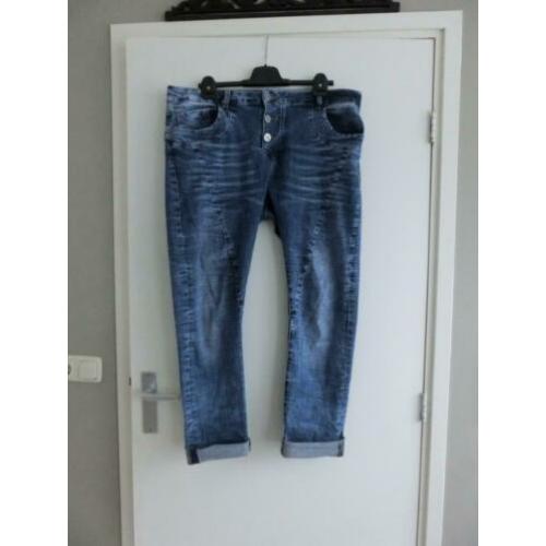 Stoere spijkerbroek suzy q met stretch zgan maat 44 gekocht