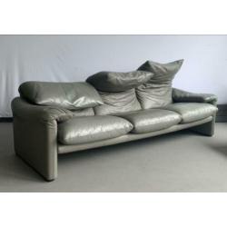 Cassina maralunga bank grijs leer design 3 zits bankstel