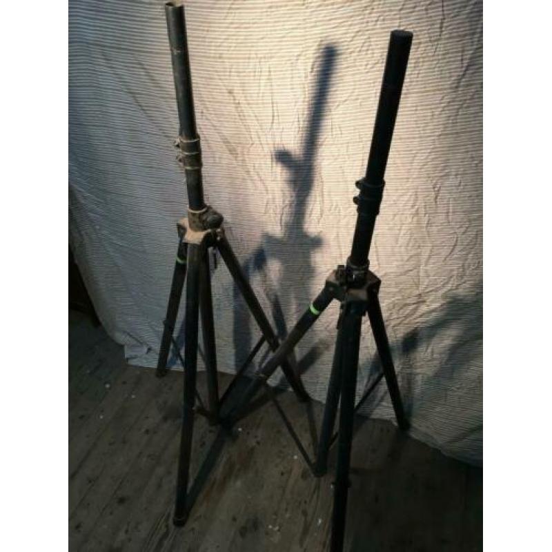 Teab 2 lichtbalk en 2 speaker standaards
