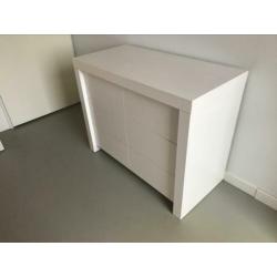 Ledikant en commode