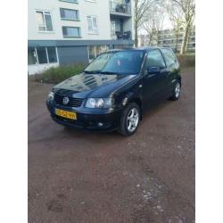 Volkswagen Polo 1.4 44KW 2001 Zwart apk tot 8 okt 2020