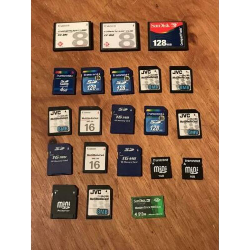 Diverse geheugenkaartjes uit de oude doos