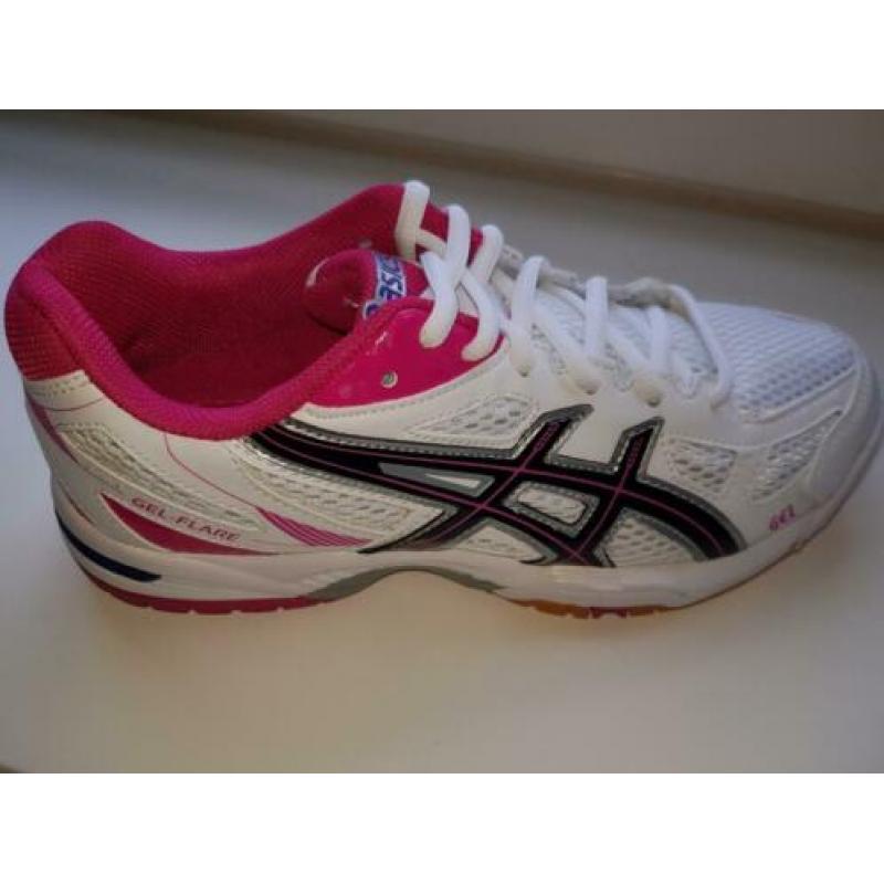 Dames sportschoenen Asics maat 37.5. NIEUW IN DOOS.