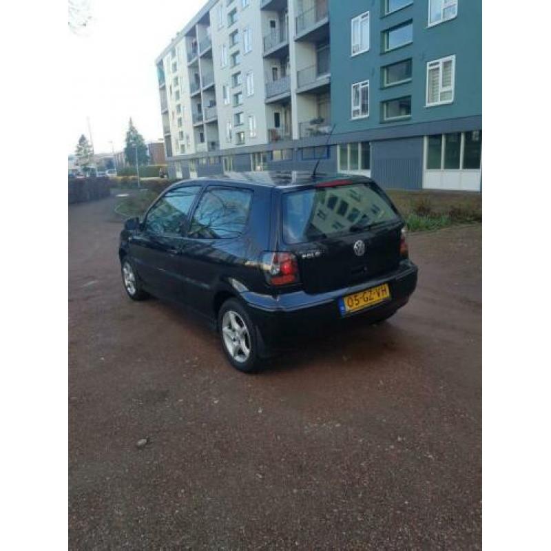 Volkswagen Polo 1.4 44KW 2001 Zwart apk tot 8 okt 2020