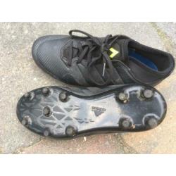 Zwarte Adidas voetbalschoenen mt 37