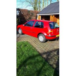 Volkswagen Golf 1.6 77KW 2001 Rood