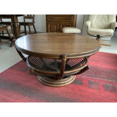 Massief eiken salontafel met manou krantenbak