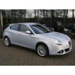 Alfa Romeo Giulietta 1.4T 170pk Distinctive Lusso*Navi*Leder