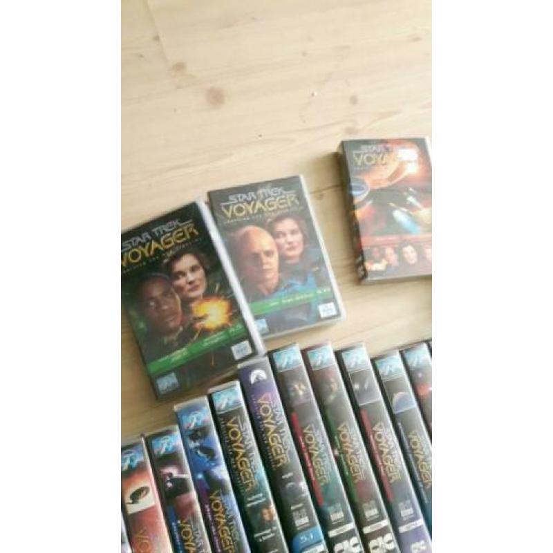 Startrek voyager video banden 67 te koop zie foto's