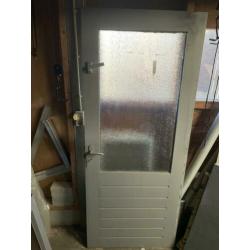 Hardhouten buiten deur en raam