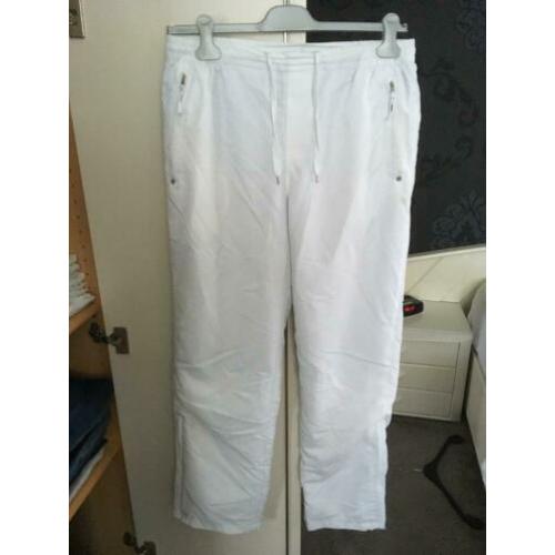Wit. Tenniskleding. Sjeng. Maat L. Lange broek. Heren