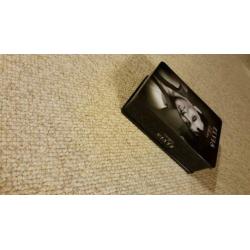 8 dvd's Elvis Presley in blikken trommel. limited edition.