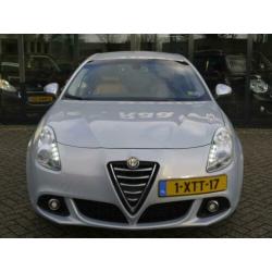 Alfa Romeo Giulietta 1.4T 170pk Distinctive Lusso*Navi*Leder