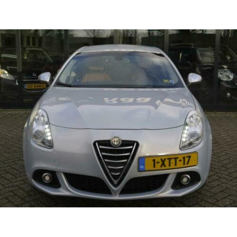 Alfa Romeo Giulietta 1.4T 170pk Distinctive Lusso*Navi*Leder