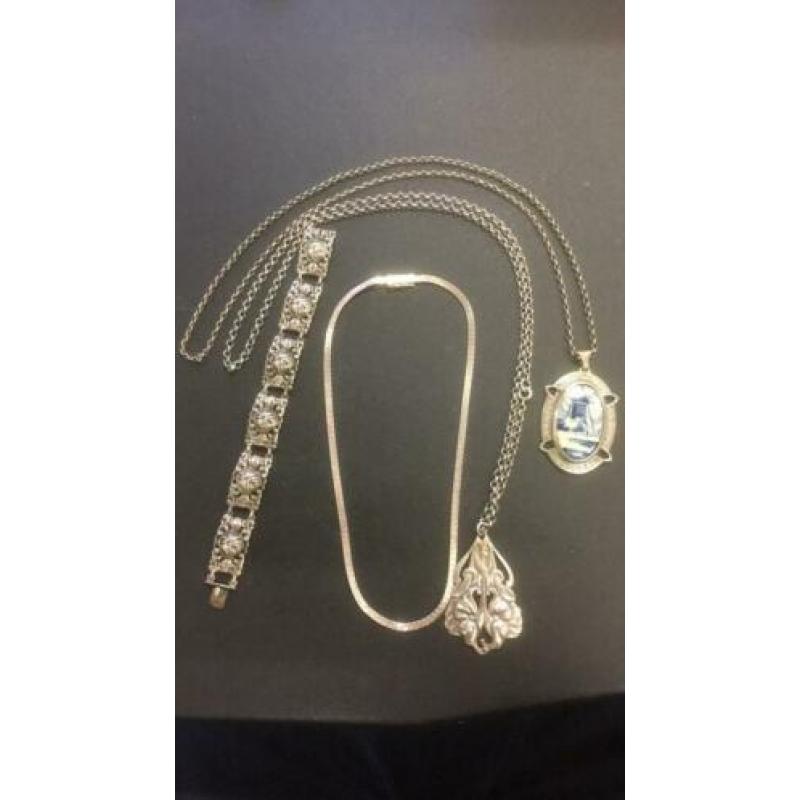 Antiek/oud lot zilveren sieraden