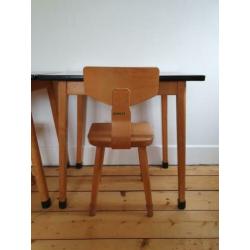Vintage tafeltjes en stoeltjes