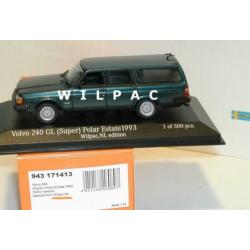 Volvo 245 240 Super Polar petrol metallic 1:43. Minichamps.