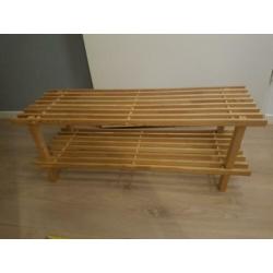 Houten schoenenrek
