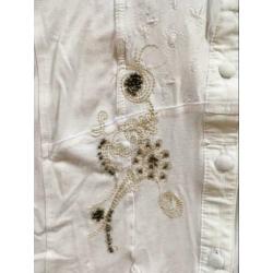 Wit vest met knoopjes en geborduurde details maat L