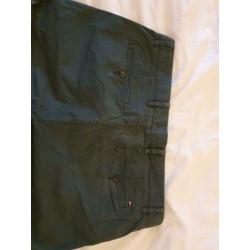 Nette Tommy Hilfiger heren broek 36/32 groen