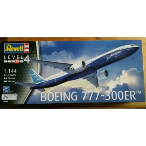 Revell Boeing 777 - 300ER tm 1 : 144 Nieuw in doos