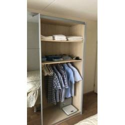 Mooie Kledingkast in de kleur beuken