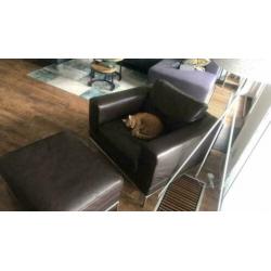 Bruin lederen luxe fauteuil met voetenbank