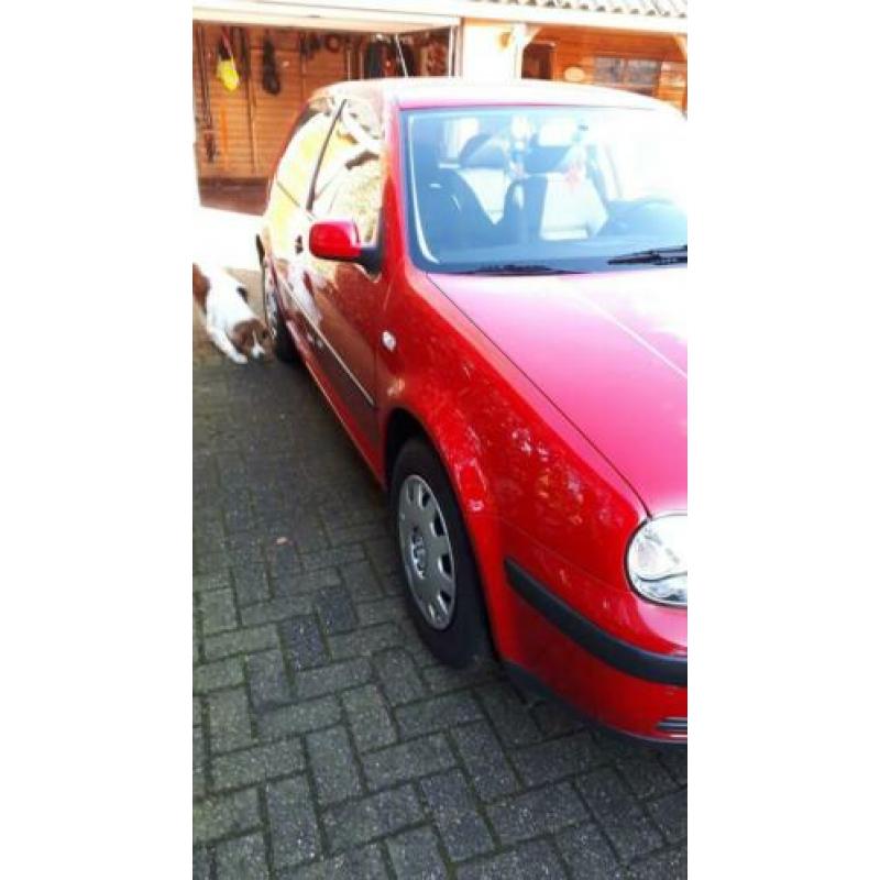 Volkswagen Golf 1.6 77KW 2001 Rood