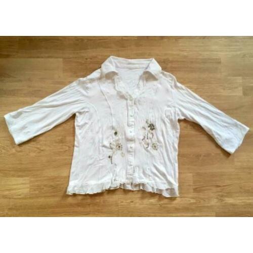 Wit vest met knoopjes en geborduurde details maat L