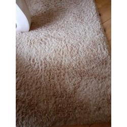 Kleur is licht mais geel +iets beige.gekocht bij decokay ,,