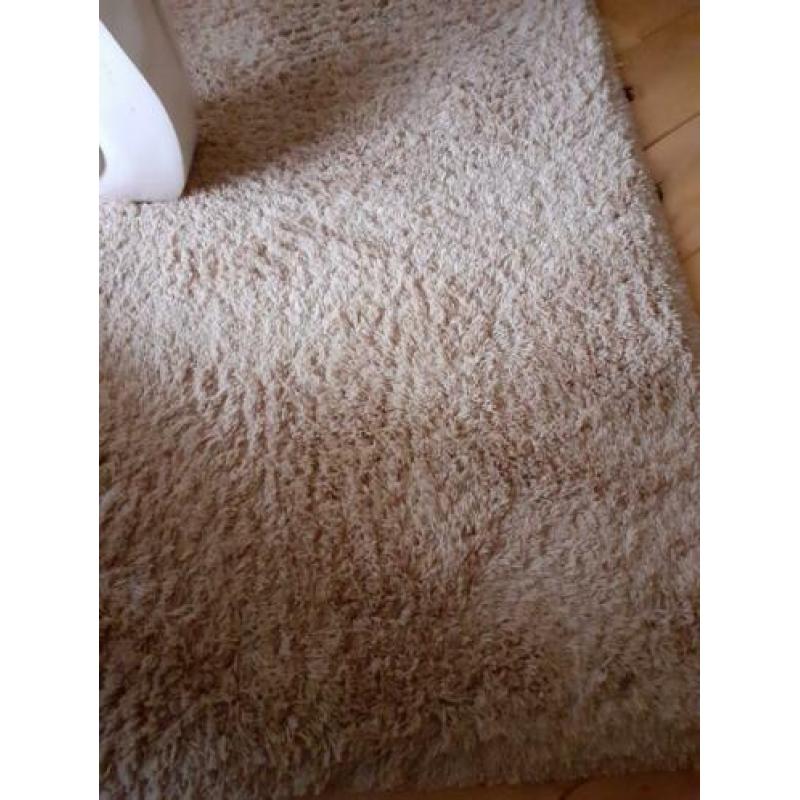 Kleur is licht mais geel +iets beige.gekocht bij decokay ,,