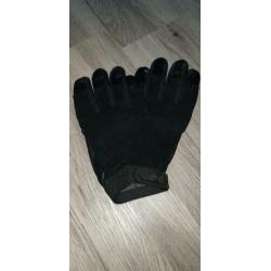Steekwerend vest + beveilingsgordel +Snijwerende handschoene