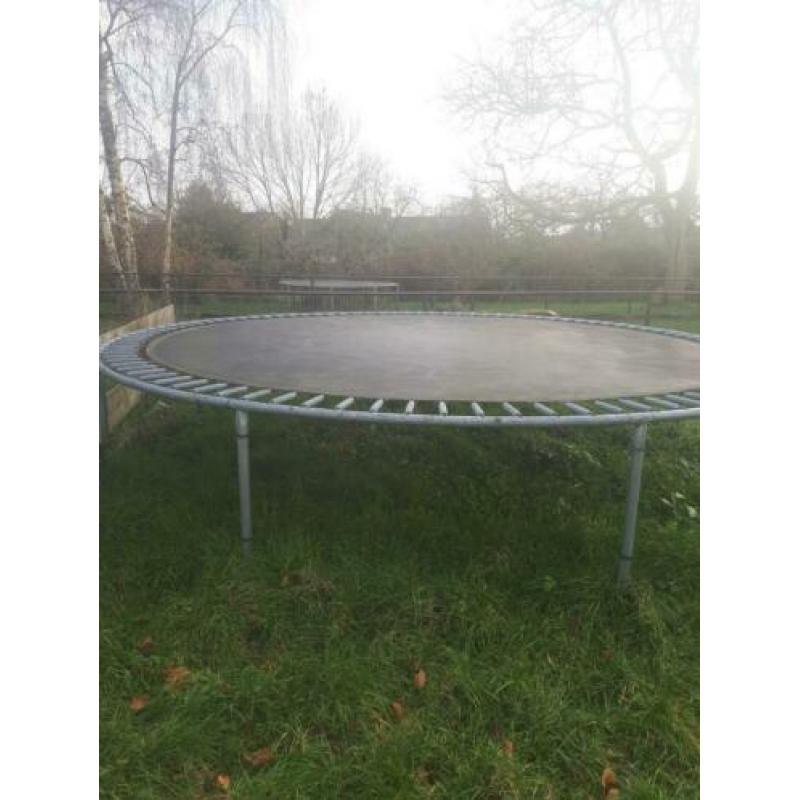 Grooten trampoline