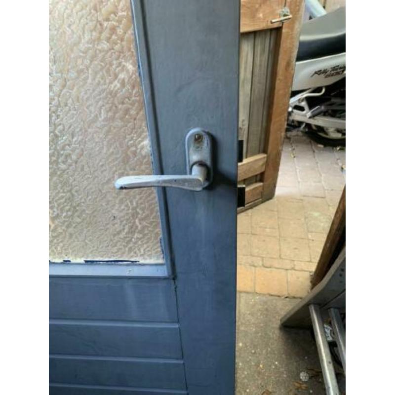 Hardhouten buiten deur en raam