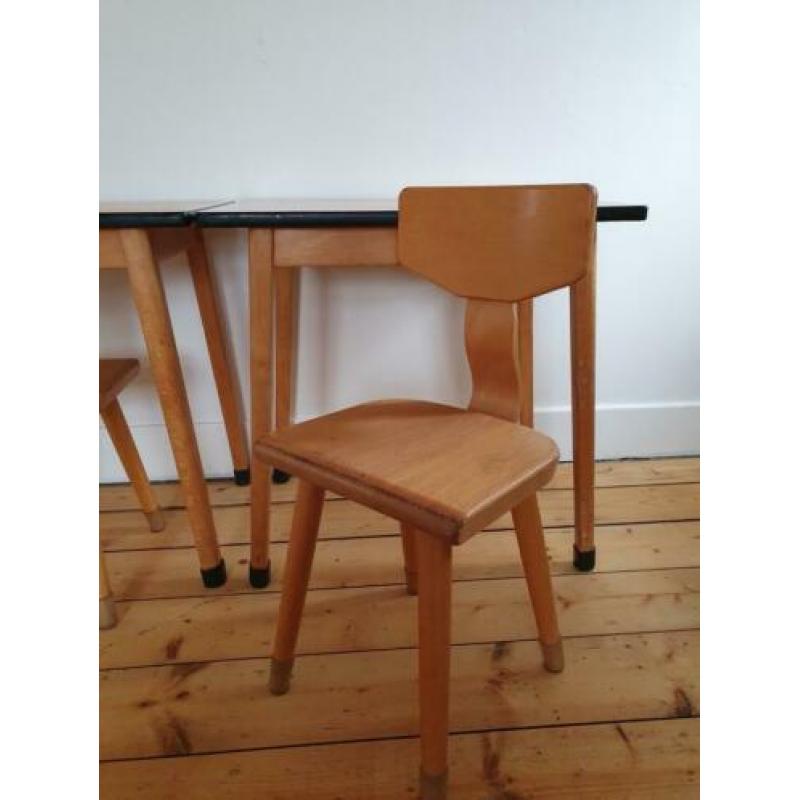 Vintage tafeltjes en stoeltjes