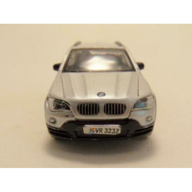 Bmw X5 1:43 Bburago zilverkleurig