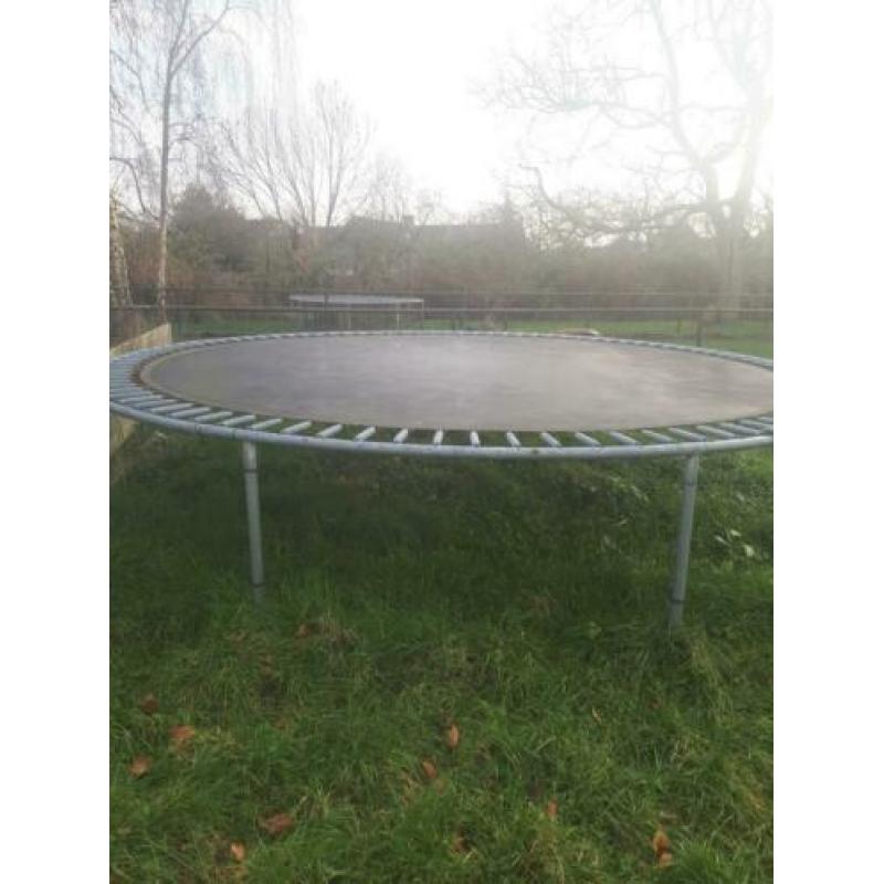 Grooten trampoline