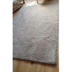 Kleur is licht mais geel +iets beige.gekocht bij decokay ,,