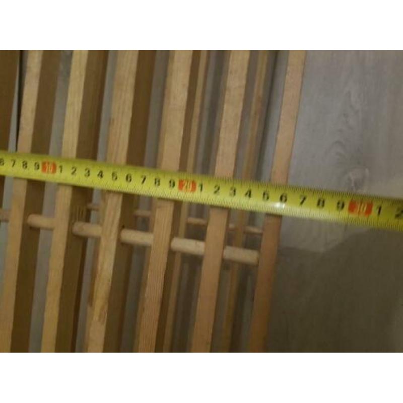Houten schoenenrek