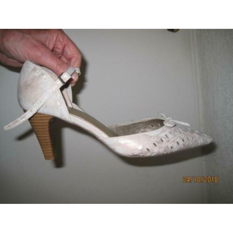 Celline pumps beige/offwhite maat 40