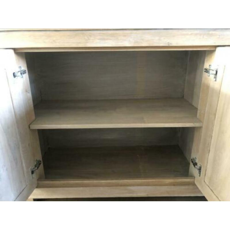 Eiken white wash dressoir